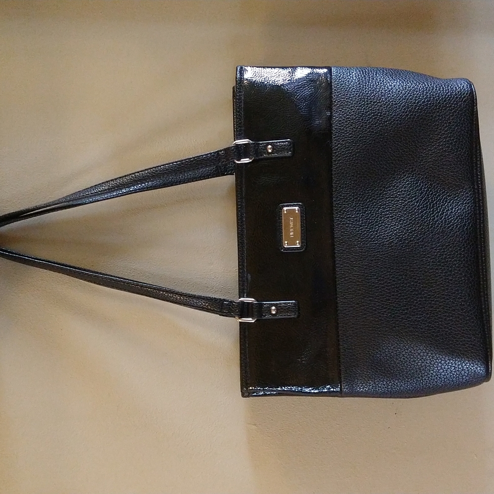 VGUC. Nine West black leather satchel.